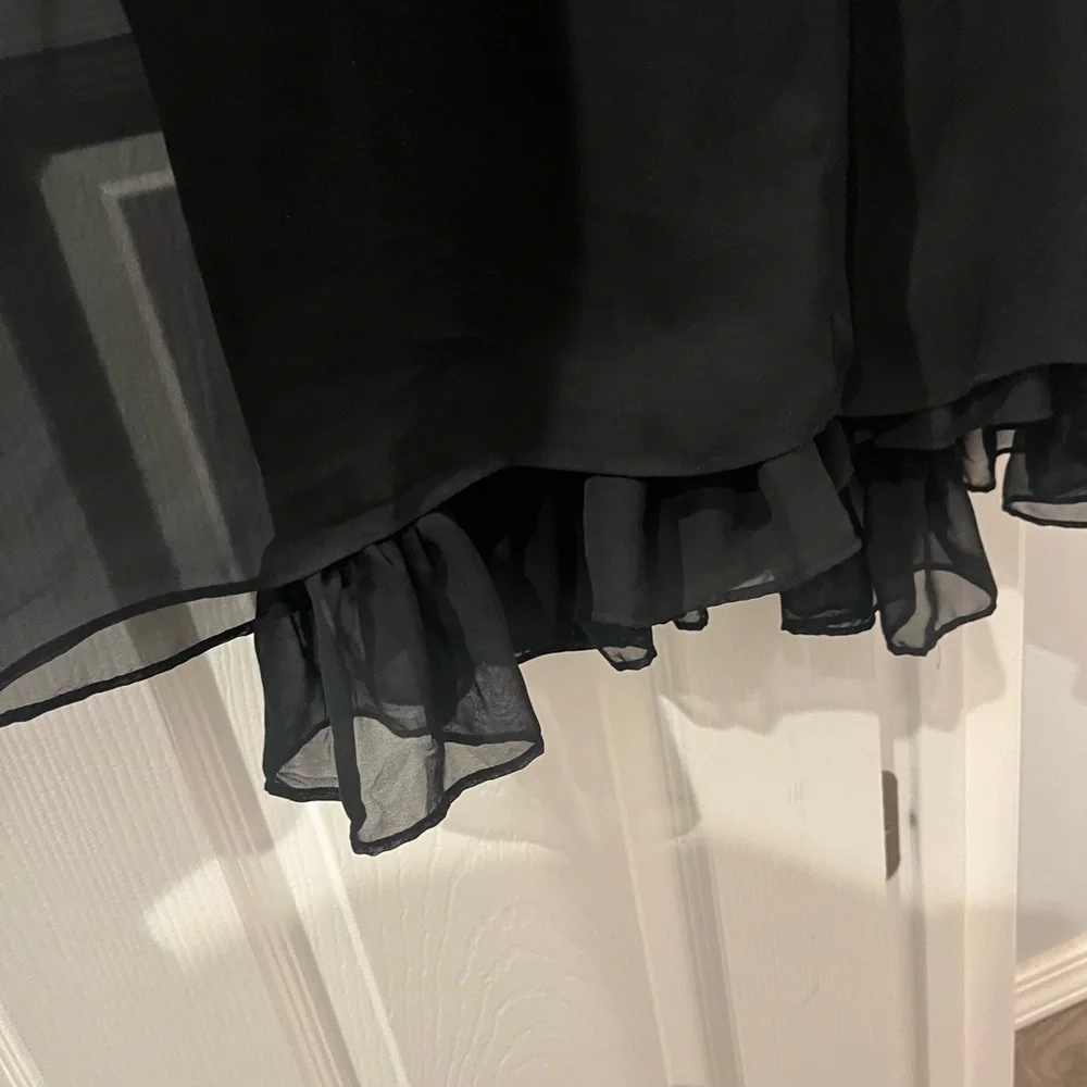 Cocktail  dress, has adjustable straps and padding on the chest. - Picture 5 of 6